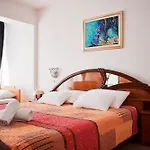 By The Sea - Diklo, - 16023 بيت ضيافة